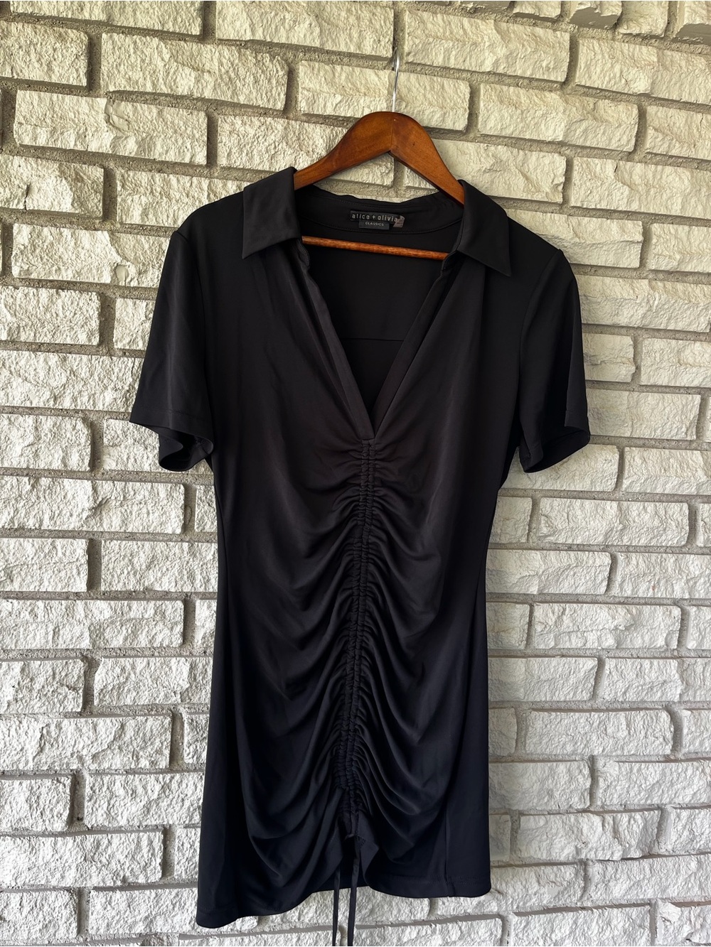 Alice + Olivia Black V-Neck Marsha Rucched Polo Tee Dress Size Large - Picture 3 of 6